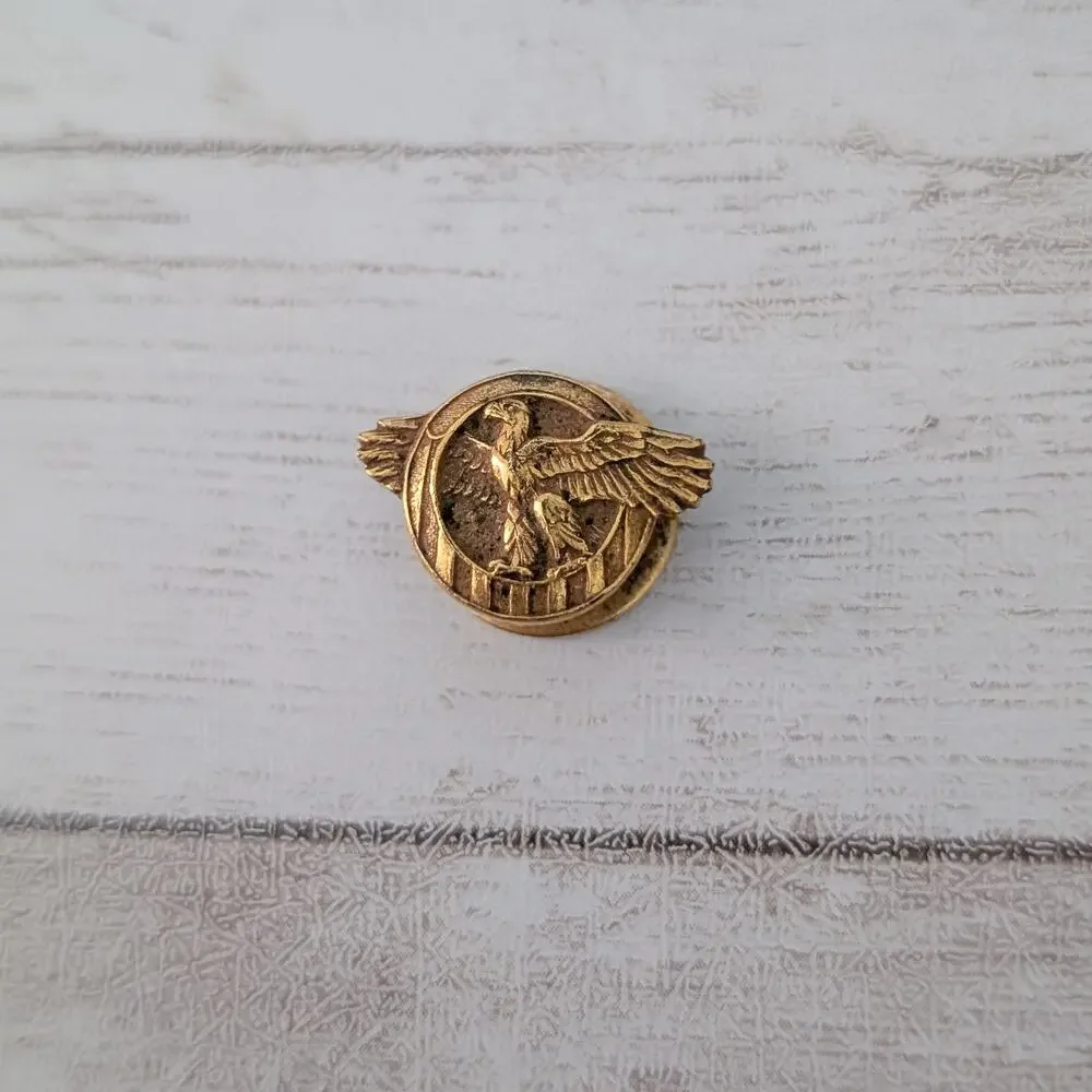 Vintage World War 2 WWII Button Hole Pin Honorable Discharge